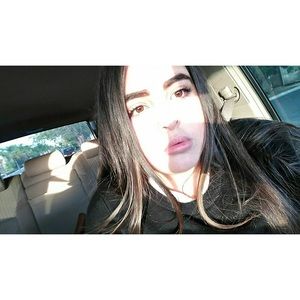 Meet your Posher, Vanessa valentina